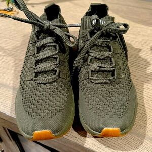 NOBULL Mens Diamond Knit Runner army green Running Athletic Shoes Sz 10